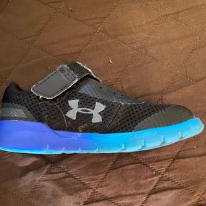 Under Armor Toddler Boys Shoe Size 8C (Excellent Used Condition)